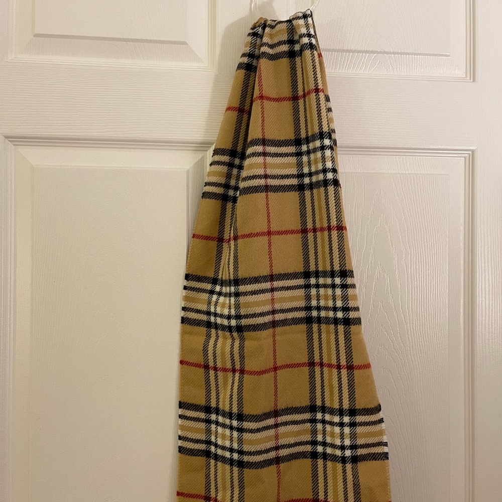 Scarf - Picture 2 of 4